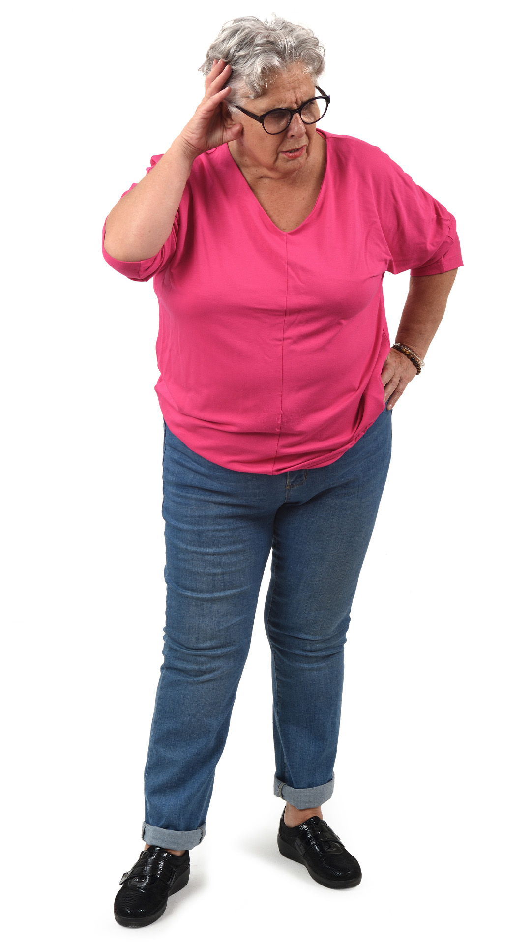 femme senior en surpoid confuse